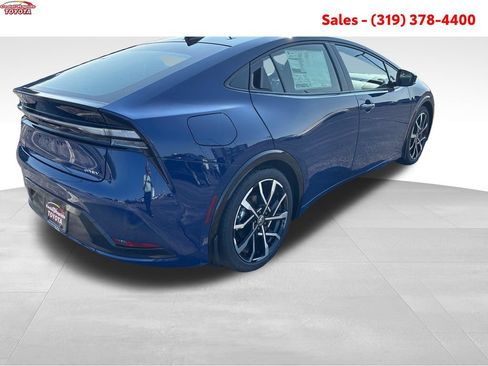 New 2026 Toyota Prius Plug-In Hybrid FWD image 5