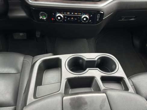 Used 2024 GMC Sierra 1500 SLT image 28