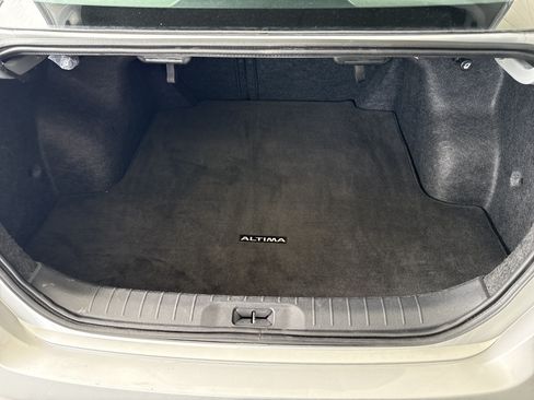 Used 2025 Nissan Altima 2.5 SV FWD image 29
