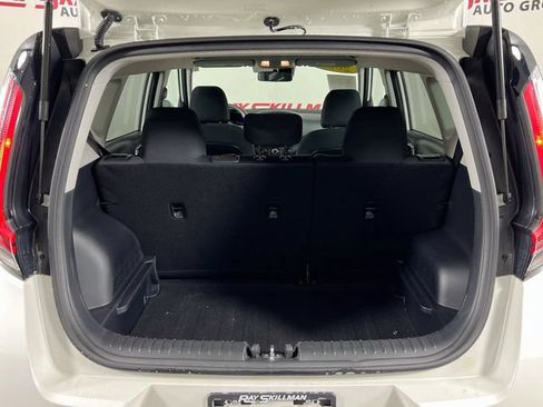 Used 2025 Kia Soul LX FWD image 23