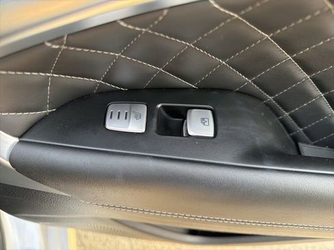 Used 2019 Genesis G70 2.0T Advanced w/ Sport Package image 12