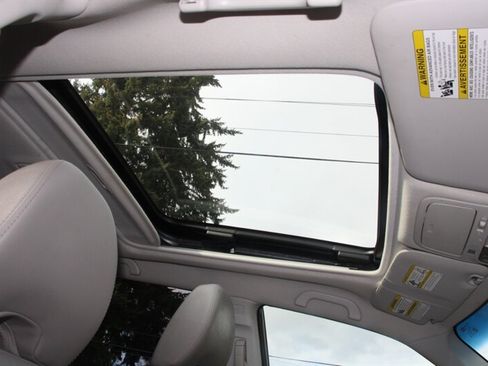 Used 2011 Subaru Forester 2.5X Limited AWD/4WD image 9