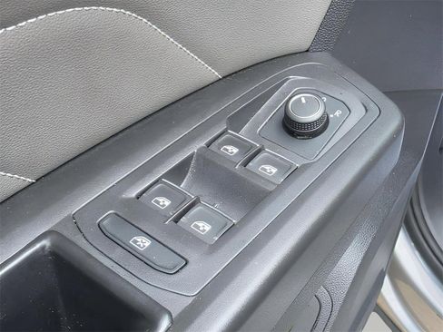 Used 2023 Volkswagen Atlas SE image 10