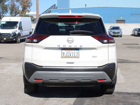Used 2023 Nissan Rogue SV FWD image 4