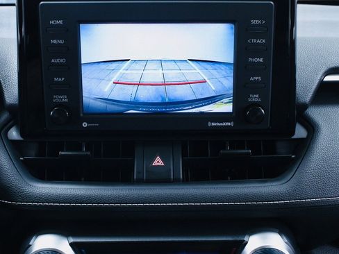 Used 2021 Toyota RAV4 XLE image 18