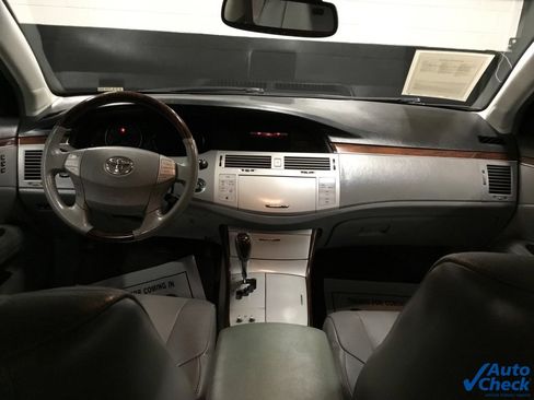 Used 2009 Toyota Avalon Limited image 25