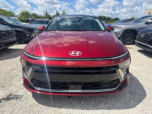 Used 2024 Hyundai Sonata SEL w/ Convenience Package FWD image 2