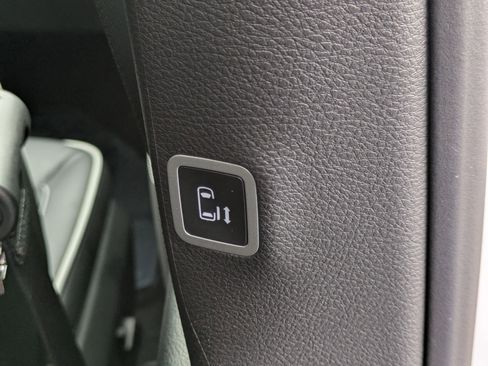 New 2026 Chrysler Pacifica Limited image 31