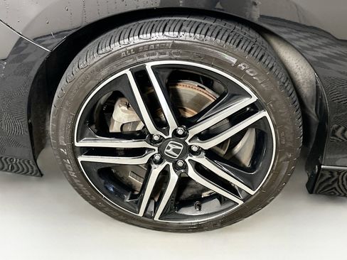 Used 2016 Honda Accord Touring image 11