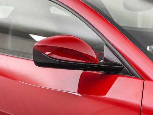 Used 2018 Ferrari GTC4Lusso image 11