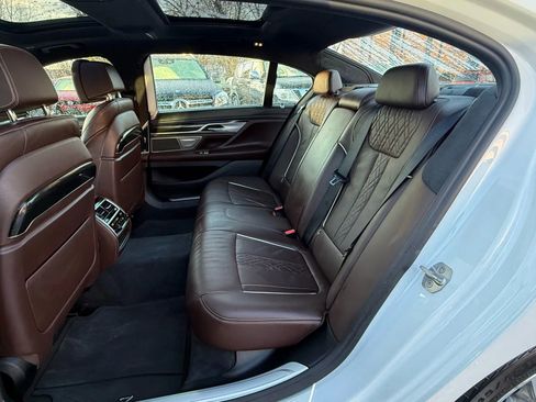 Used 2016 BMW 750i xDrive image 31