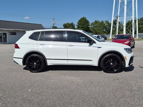 Used 2021 Volkswagen Tiguan SE R-Line FWD image 2