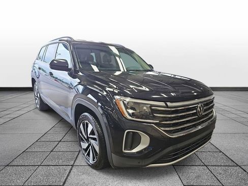 Used 2024 Volkswagen Atlas SE FWD image 3