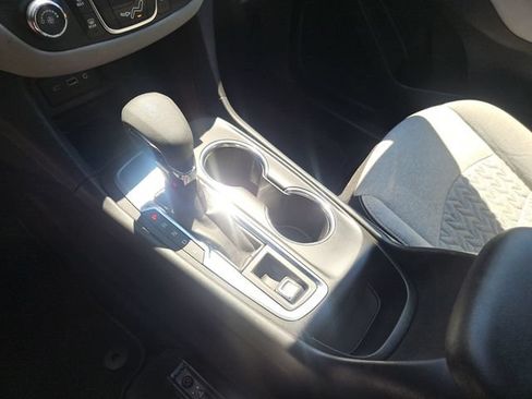 Used 2024 Chevrolet Equinox LS w/ LS Convenience Package FWD image 24