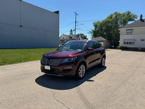 Used 2018 Lincoln MKC Select w/ Select Plus Package AWD/4WD image 3