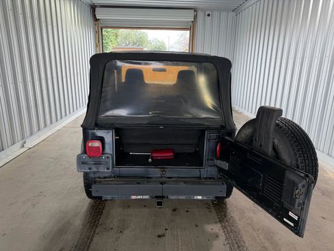 Used 2006 Jeep Wrangler X AWD/4WD image 11