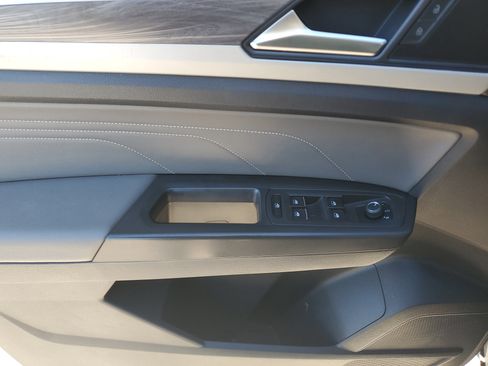 Used 2019 Volkswagen Atlas SEL FWD image 17