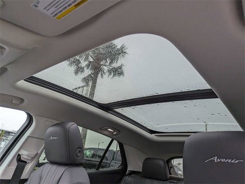 New 2025 Buick Envision Avenir image 21