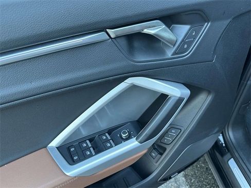 Certified 2025 Audi Q3 2.0T Premium Plus w/ Premium Plus Package image 20