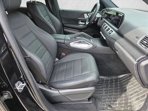 Used 2025 Mercedes-Benz GLS 450 4MATIC image 17