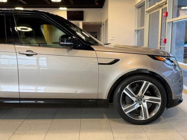Used 2021 Land Rover Discovery HSE R-Dynamic AWD/4WD image 16