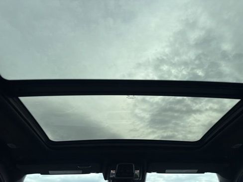 Used 2023 RAM 1500 Limited image 9