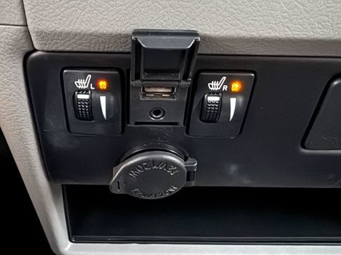 Used 2019 Toyota Sienna XLE FWD image 47