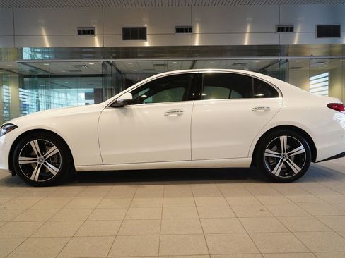 Used 2025 Mercedes-Benz C 300 4MATIC Sedan image 4