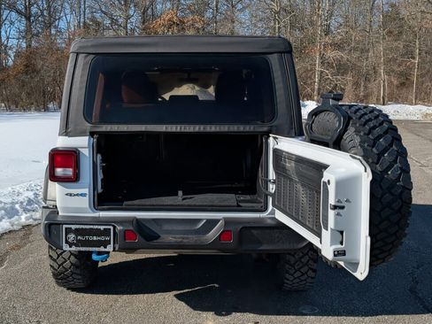 Used 2023 Jeep Wrangler Unlimited w/ Cold Weather Group image 11