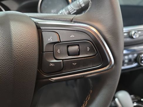 Used 2023 Buick Encore GX Select w/ Sport Touring Package FWD image 18
