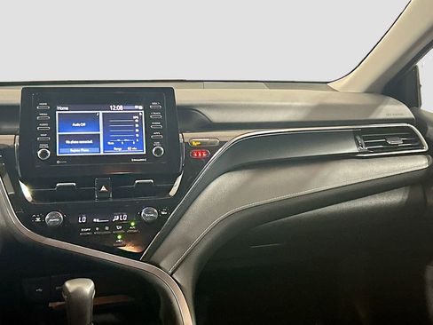 Used 2024 Toyota Camry SE image 19