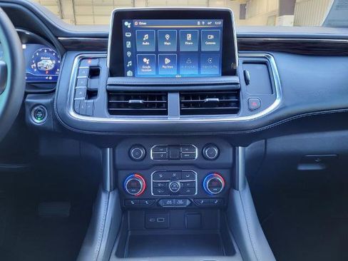 Used 2022 Chevrolet Tahoe Z71 w/ Luxury Package image 19