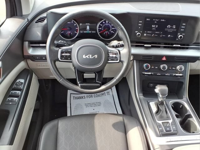 Used 2024 Kia Carnival LX FWD image 7