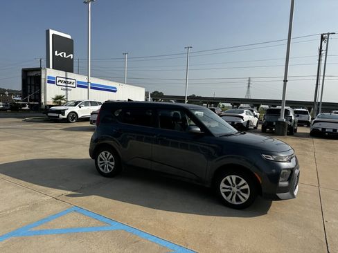 Certified 2022 Kia Soul LX FWD image 11