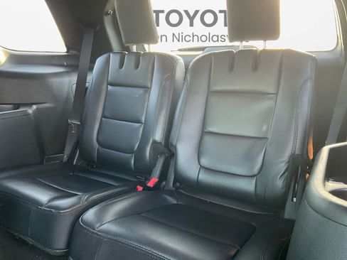 Used 2019 Ford Explorer XLT w/ Equipment Group 202A AWD/4WD image 19