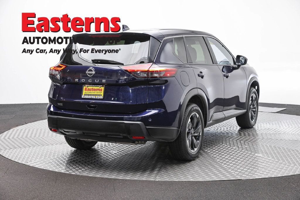 Used 2025 Nissan Rogue SV AWD/4WD image 7