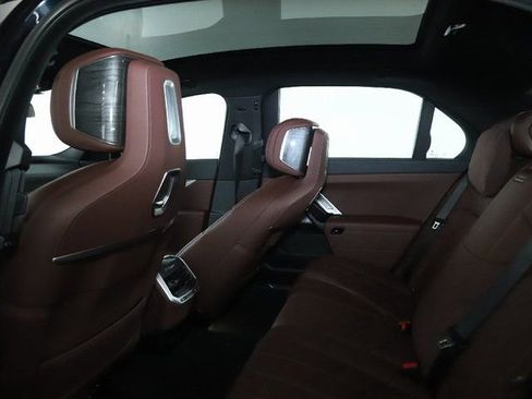 Certified 2023 BMW i7 xDrive60 AWD/4WD image 17