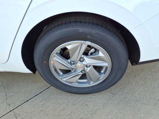 New 2026 Hyundai Elantra SE FWD image 20