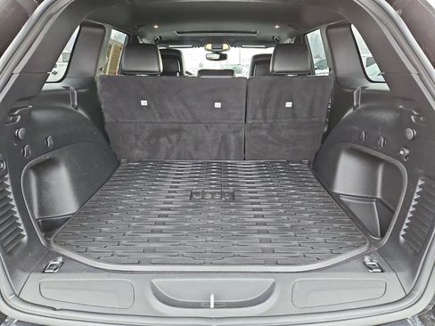 Used 2021 Jeep Grand Cherokee Limited w/ Trailer Tow Group IV image 30