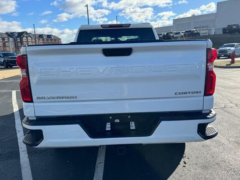 Used 2021 Chevrolet Silverado 1500 Custom image 4