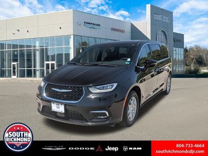 New 2026 Chrysler Pacifica Select