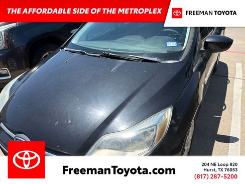 Used 2012 Ford Focus SE FWD image 1