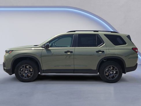 New 2026 Honda Pilot TrailSport image 2