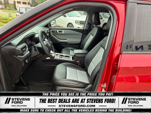 Used 2023 Ford Explorer XLT w/ Equipment Group 202A AWD/4WD image 16