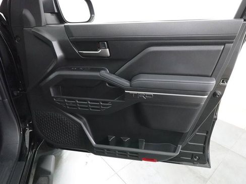 Used 2025 Toyota Tacoma TRD Sport image 28