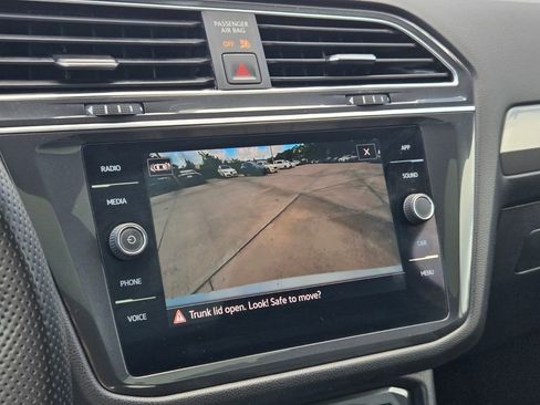 Used 2023 Volkswagen Tiguan SE R-Line image 25