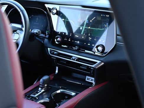 Used 2024 Lexus RX 500h F Sport image 31