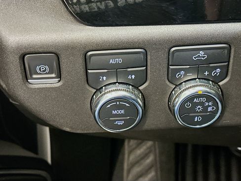 Used 2023 GMC Sierra 1500 Elevation image 17