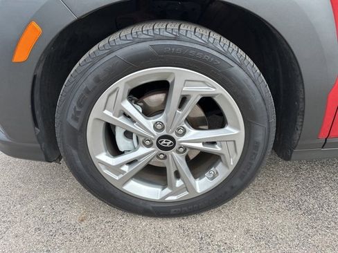 Used 2022 Hyundai Kona SEL image 2