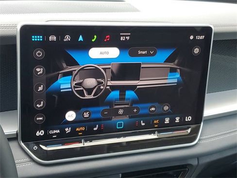 New 2025 Volkswagen Tiguan SE image 29